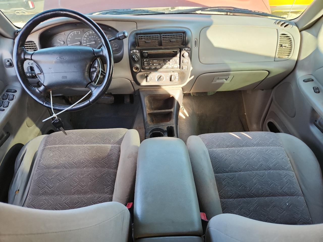 2000 Ford Explorer Xlt VIN: 1FMZU73E0YZB38538 Lot: 84955135