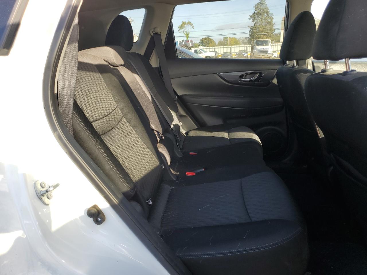 2017 Nissan Rogue S VIN: KNMAT2MT6HP546414 Lot: 84610095