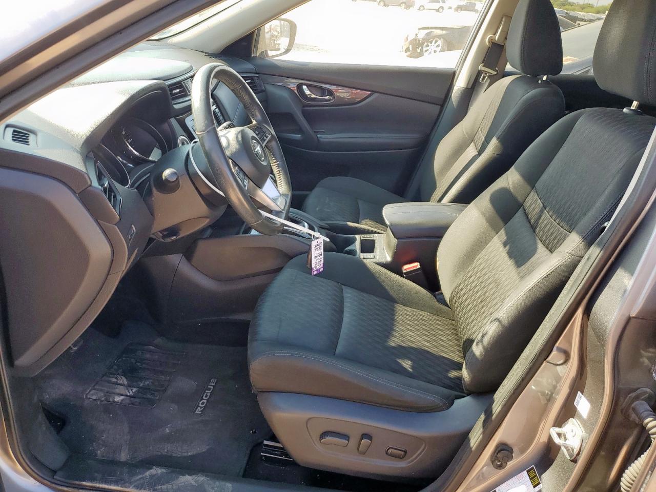 2018 Nissan Rogue S VIN: KNMAT2MTXJP587022 Lot: 84811745