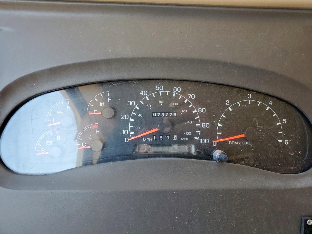 2000 Ford F550 Super Duty Stripped Chassis VIN: 3FCNF53S9YJA00314 Lot: 85123345