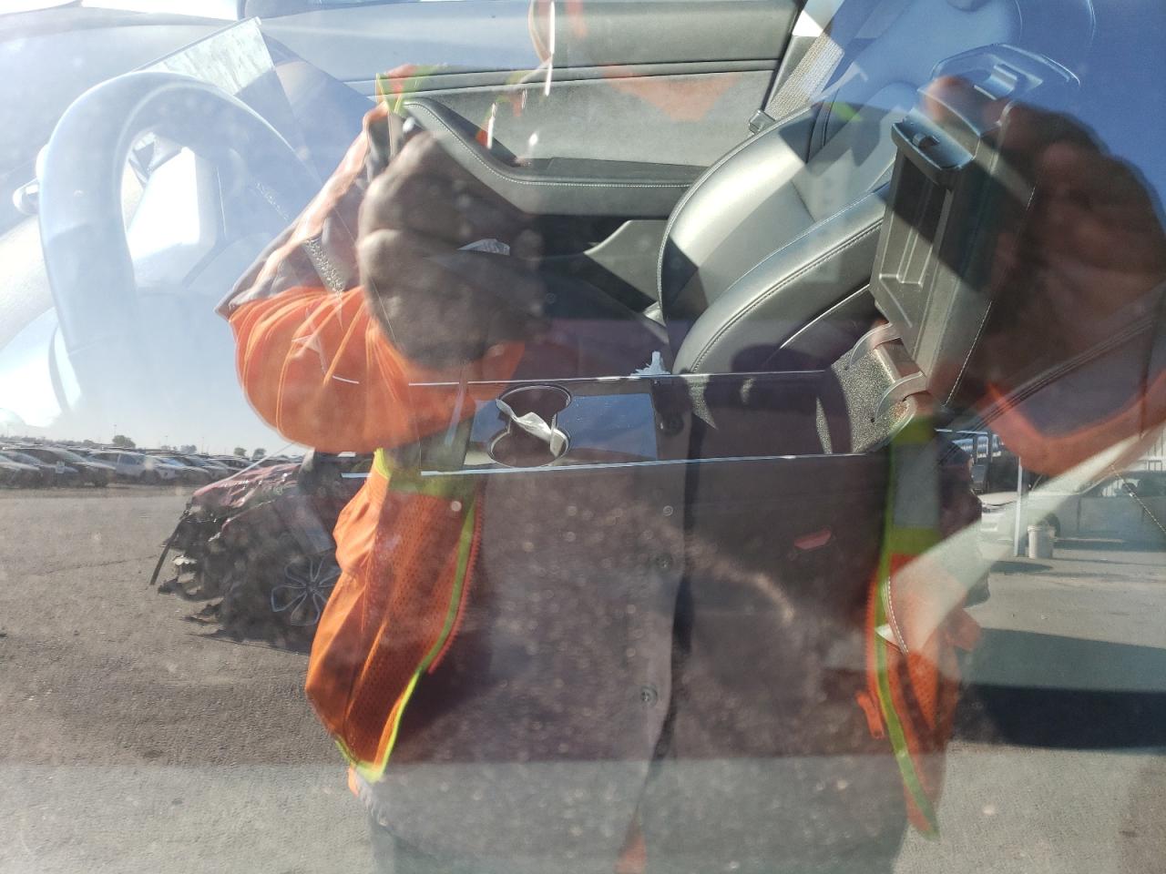 2018 Tesla Model 3 VIN: 5YJ3E1EAXJF102110 Lot: 85407355