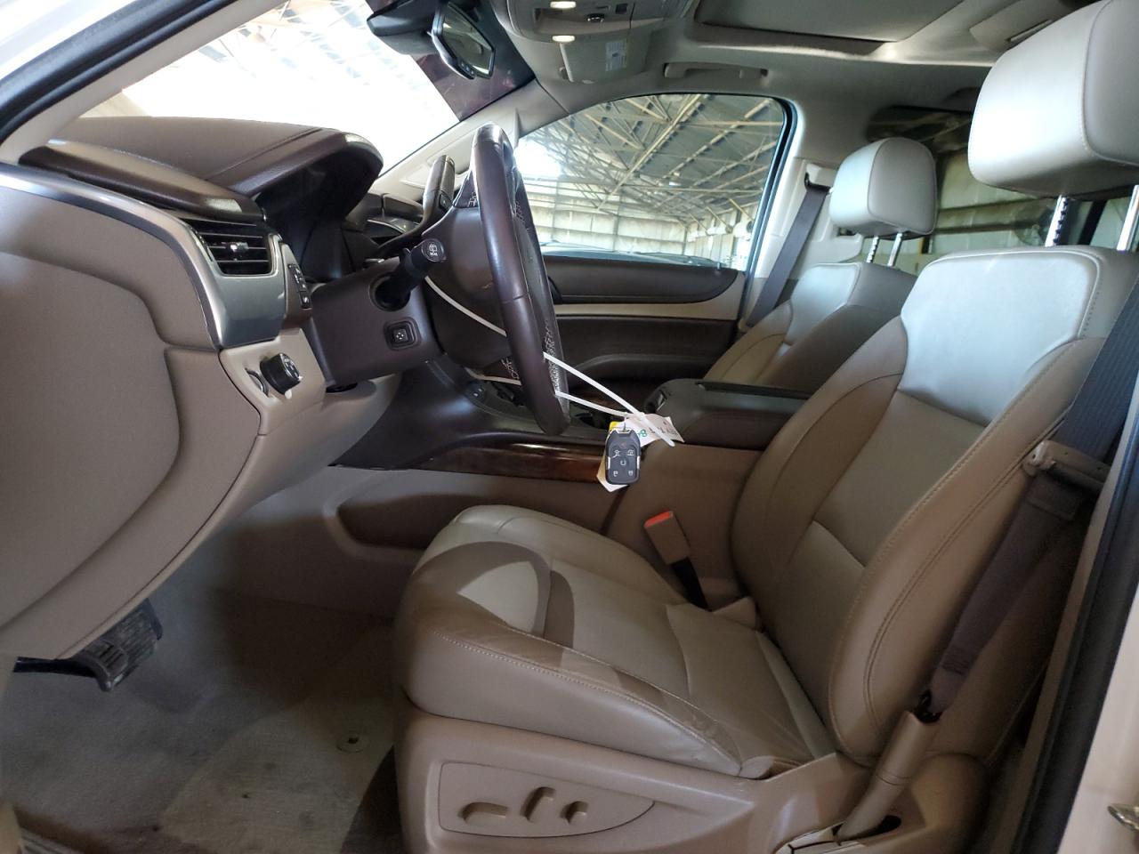 2019 Chevrolet Suburban C1500 Lt VIN: 1GNSCHKC2KR361855 Lot: 84461665