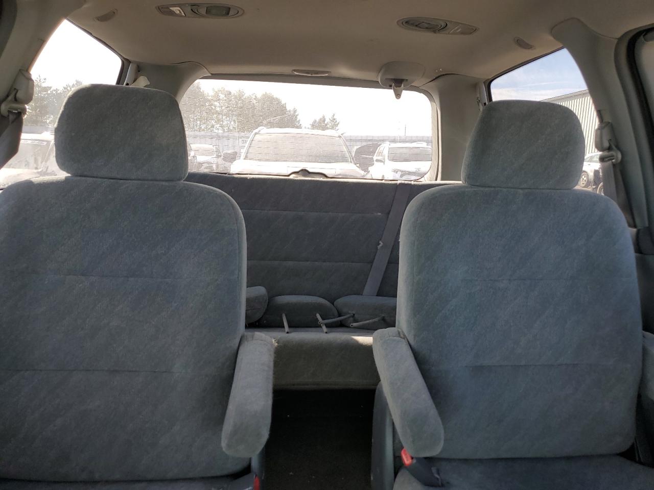 2000 Honda Odyssey Ex VIN: 2HKRL1863YH012686 Lot: 82359395