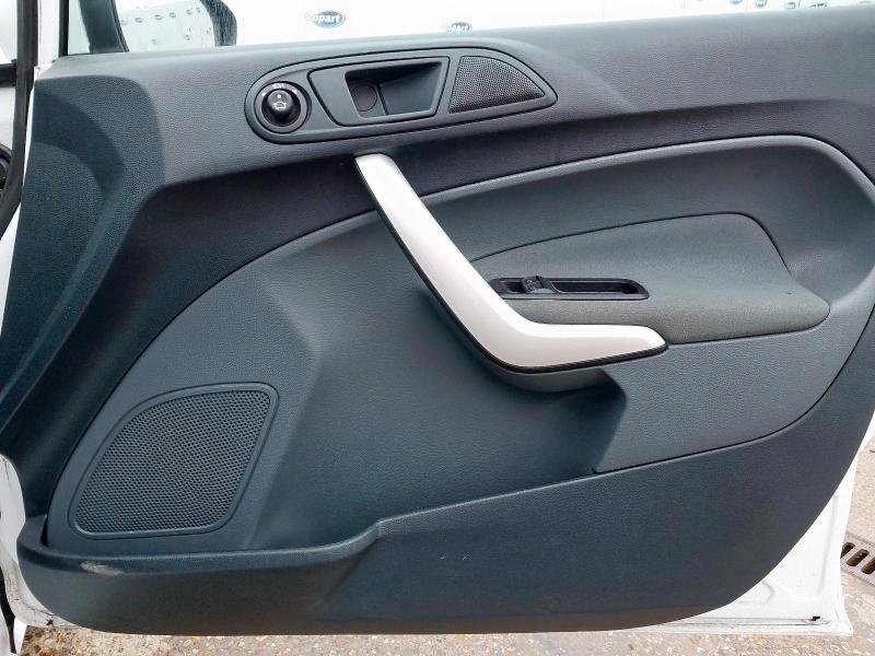 2011 FORD FIESTA TITANIUM 