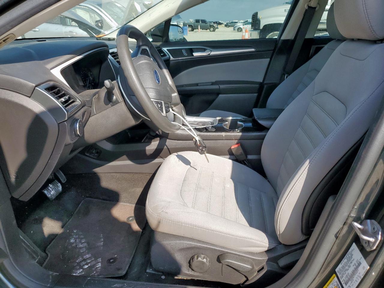 2015 Ford Fusion S VIN: 3FA6P0G77FR185879 Lot: 90232065