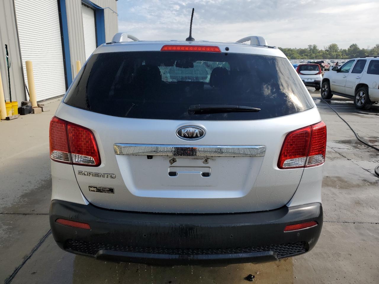 2011 Kia Sorento Base VIN: 5XYKT3A18BG059917 Lot: 85105905