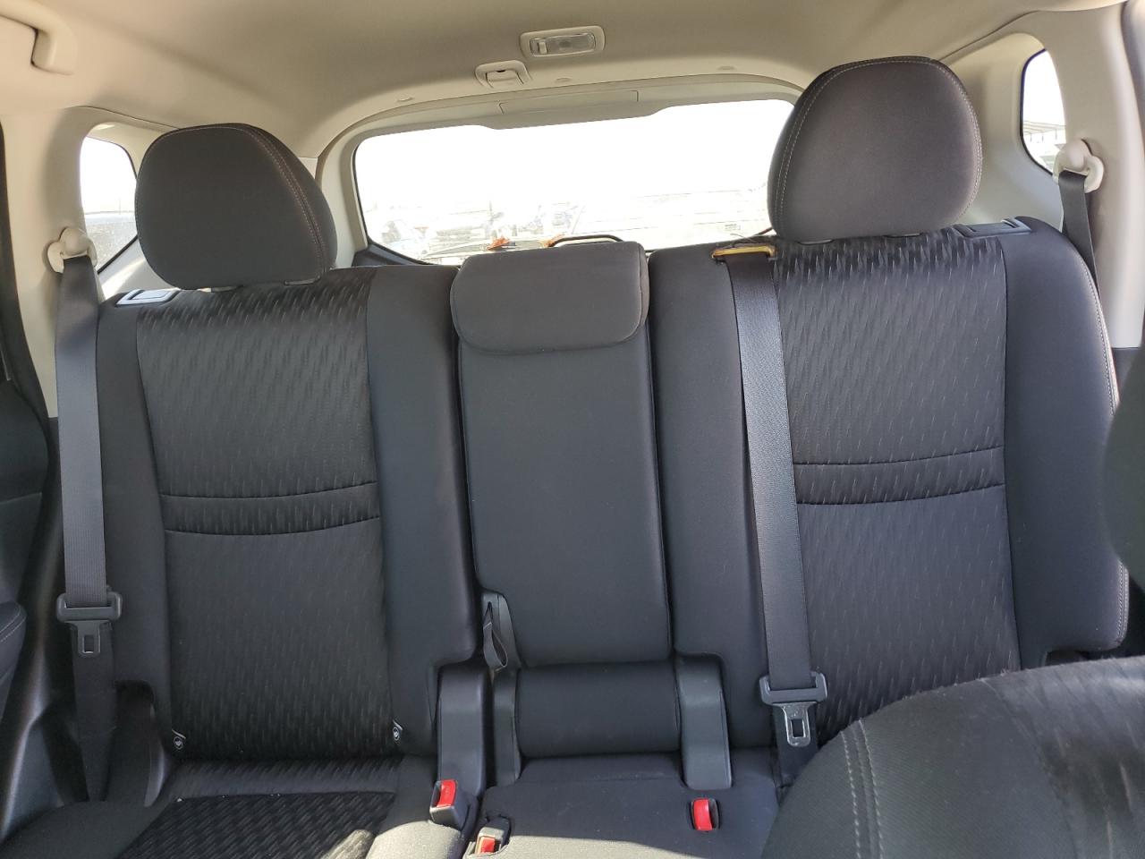 2018 Nissan Rogue S VIN: KNMAT2MT5JP570953 Lot: 82274295