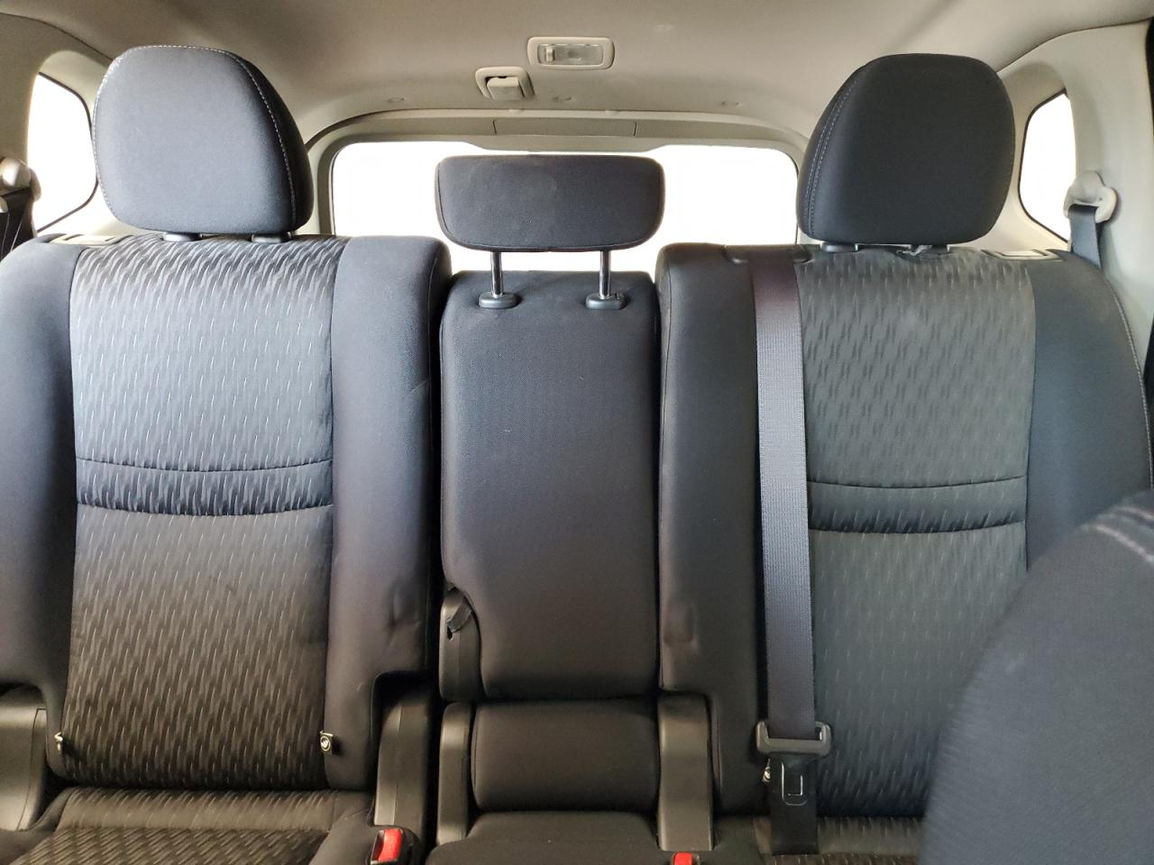 2017 Nissan Rogue S VIN: JN8AT2MT3HW384610 Lot: 82123585