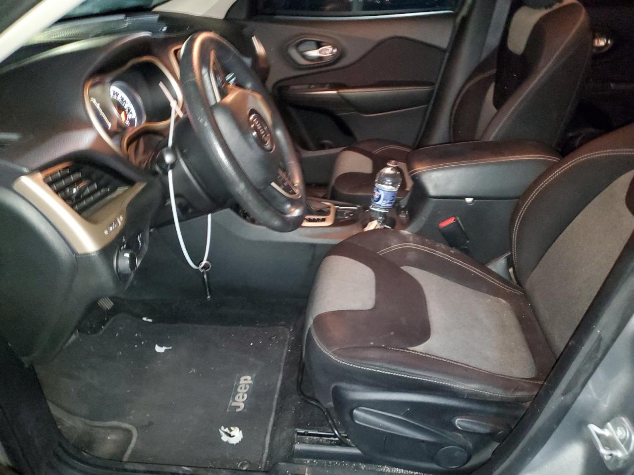 2015 Jeep Cherokee S VIN: 525628 Lot: 86608145