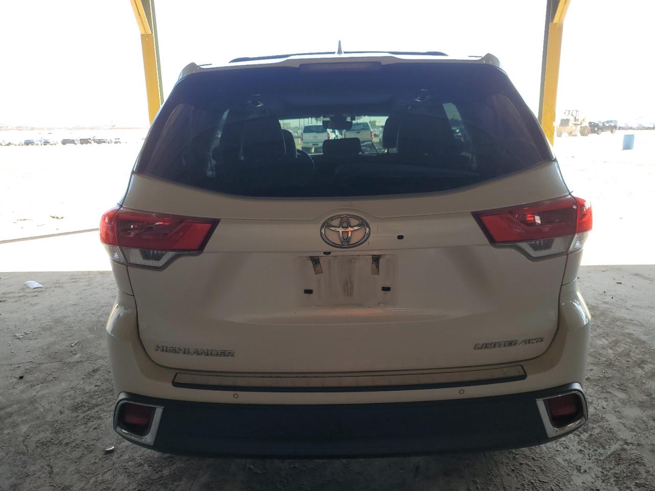 2017 Toyota Highlander Limited VIN: 5TDDZRFH8HS455485 Lot: 82175785