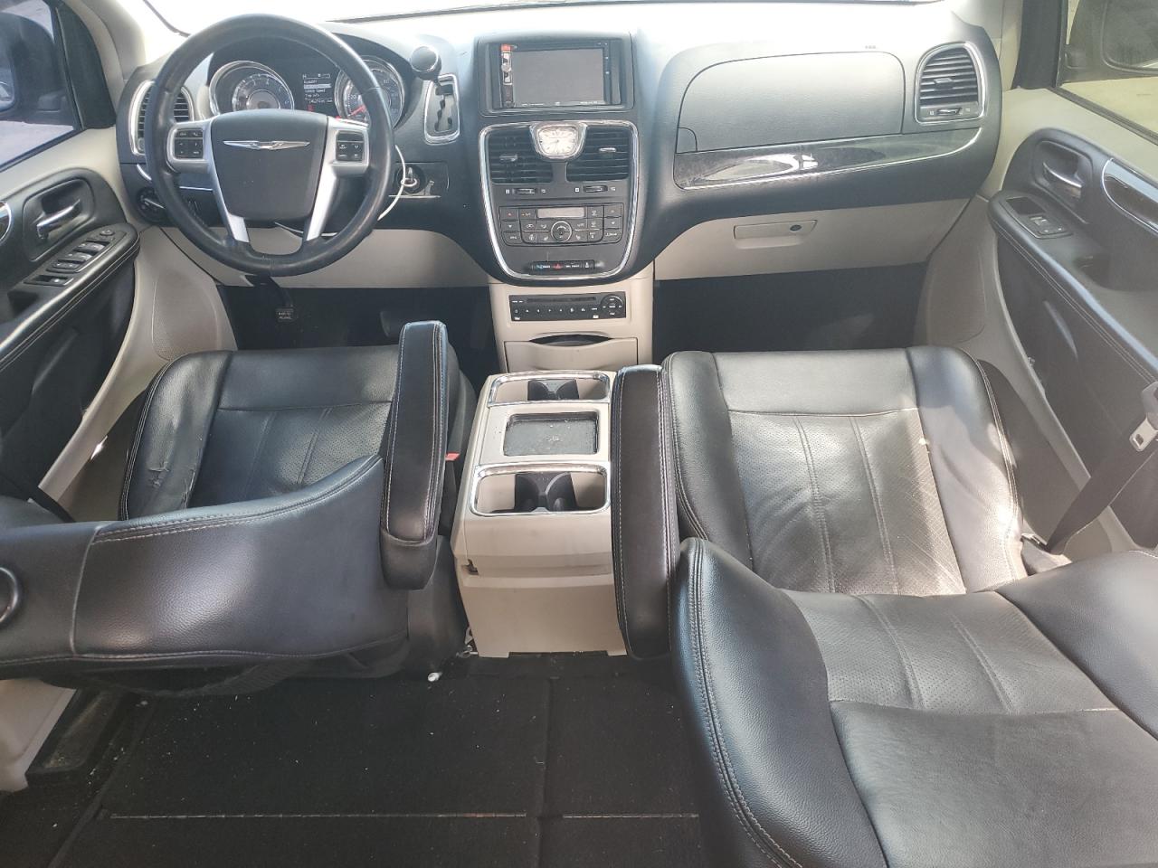 2011 Chrysler Town & Country Touring L VIN: 2A4RR8DG1BR782718 Lot: 84973865