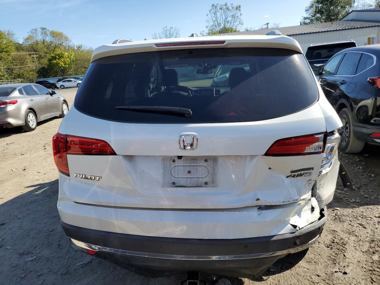 2017 Honda Pilot Touring VIN: 5FNYF6H90HB105142 Lot: 81924795