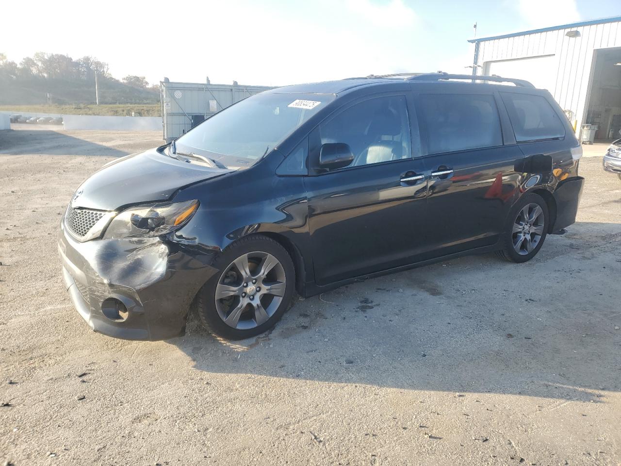 TOYOTA SIENNA 2015. Lot# 90834475. VIN 5TDXK3DCXFS627244. Photo 1