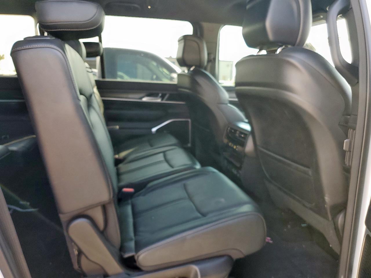 2023 Jeep Wagoneer Series Ii VIN: 1C4SJVBP2PS553017 Lot: 84542535