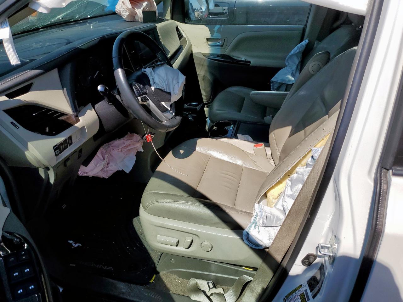 2017 Toyota Sienna Xle VIN: 5TDDZ3DC8HS166532 Lot: 84755465