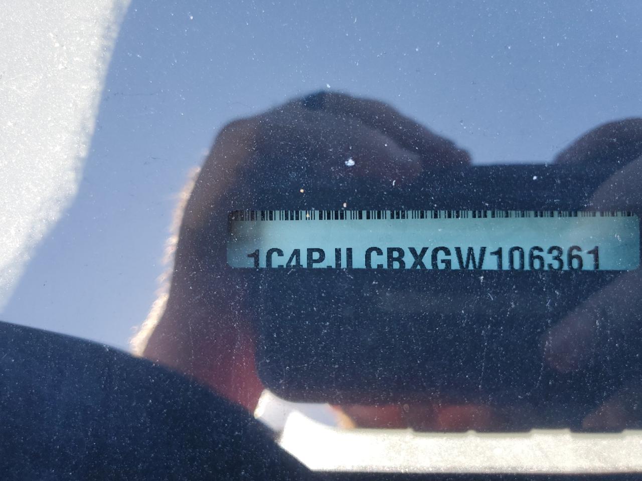 2016 Jeep Cherokee Latitude VIN: 1C4PJLCBXGW106361 Lot: 87110845