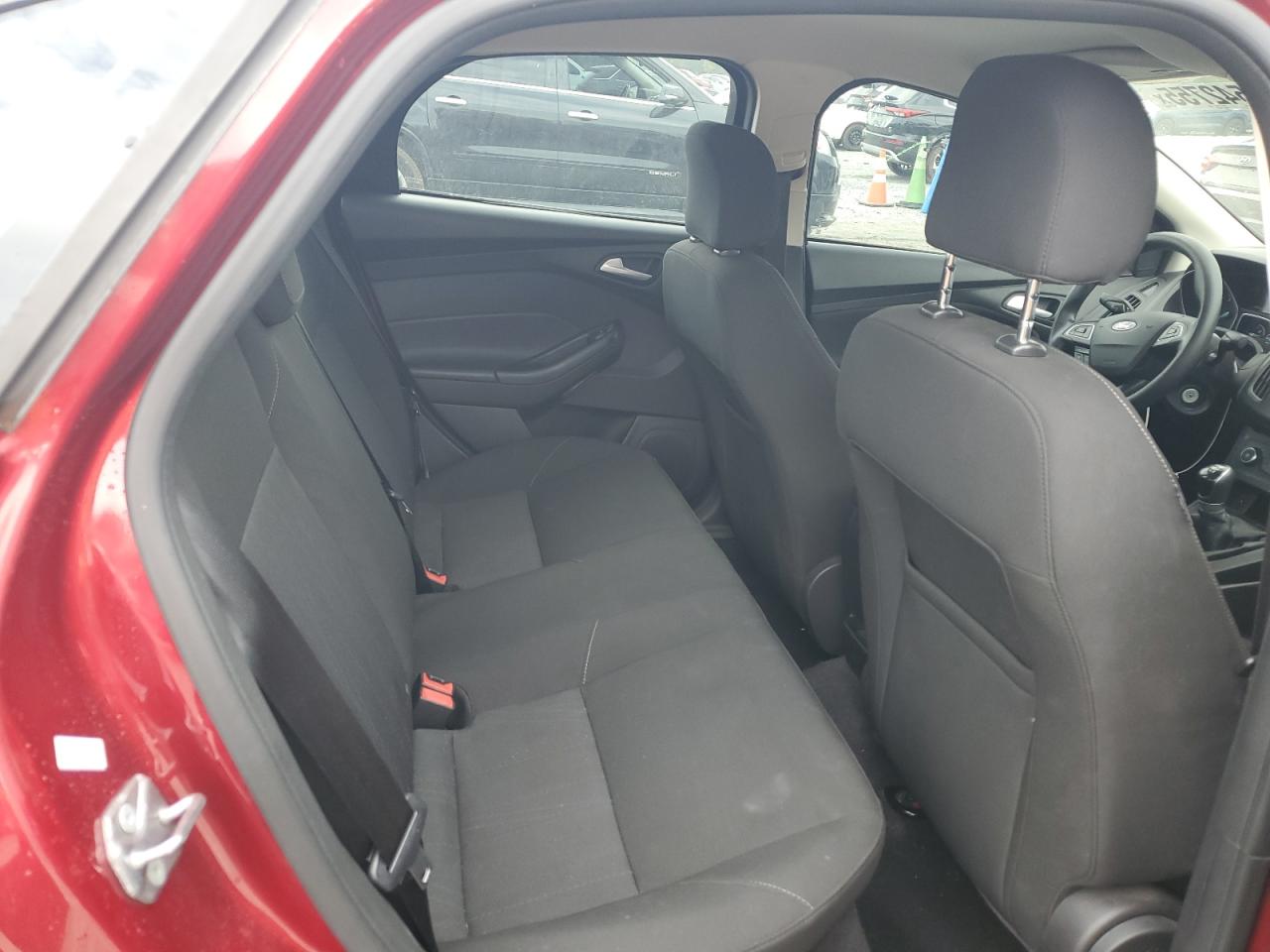 2015 Ford Focus Se VIN: 1FADP3F21FL353612 Lot: 85542755