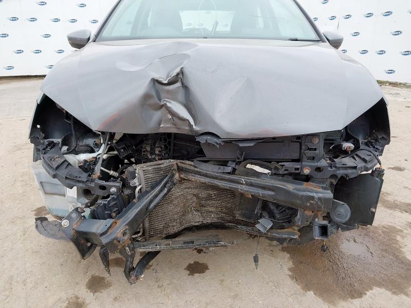 2015 VOLKSWAGEN POLO SE 