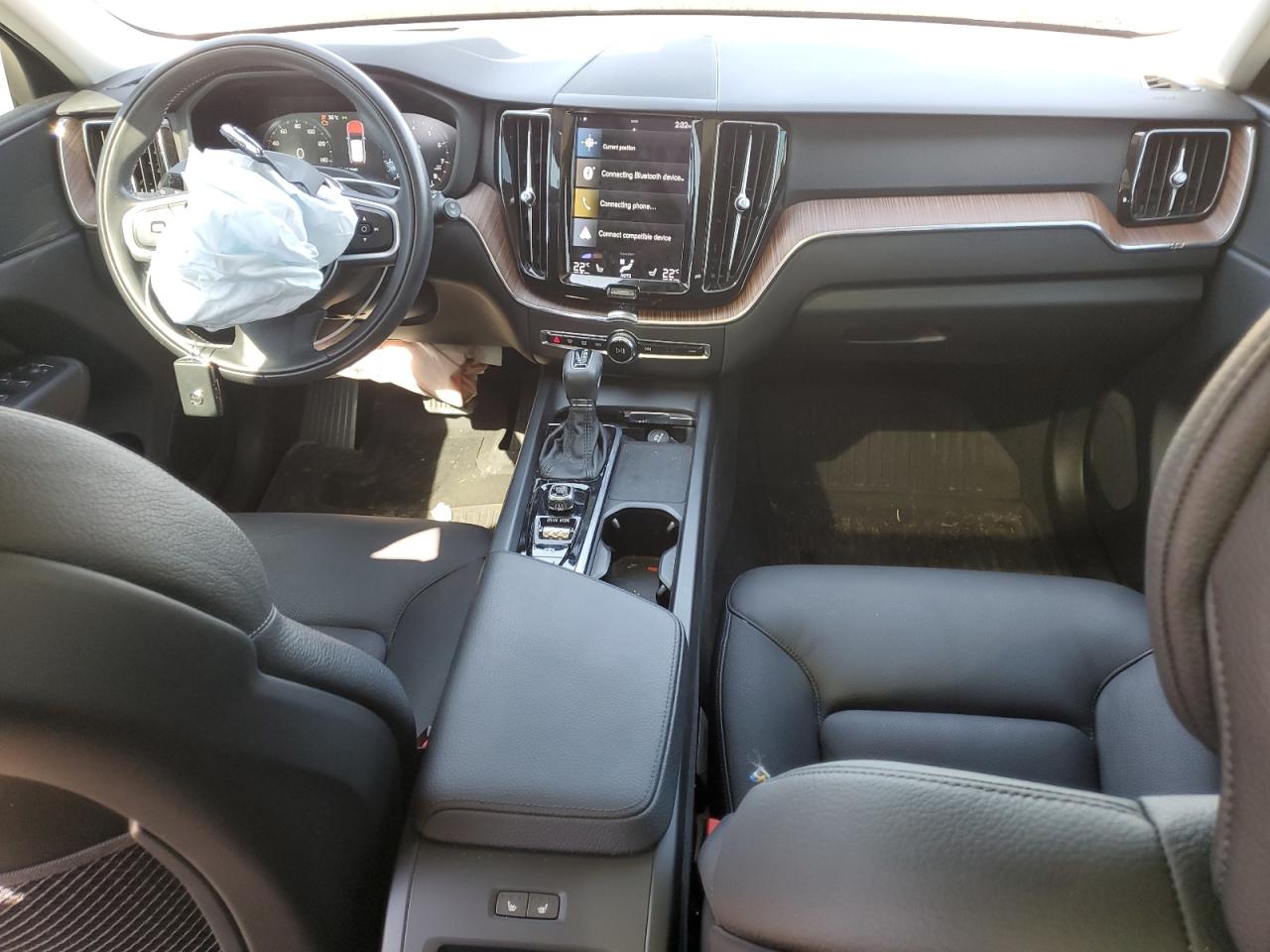 2021 Volvo Xc60 T5 Momentum VIN: YV4102RK7M1869468 Lot: 82345965