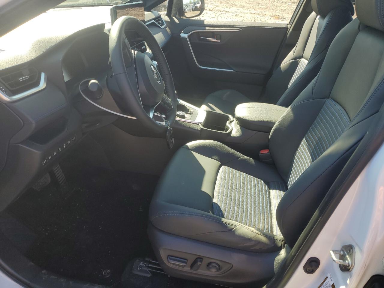 2025 Toyota Rav4 Xse VIN: JTME6RFV6SD580734 Lot: 82372675