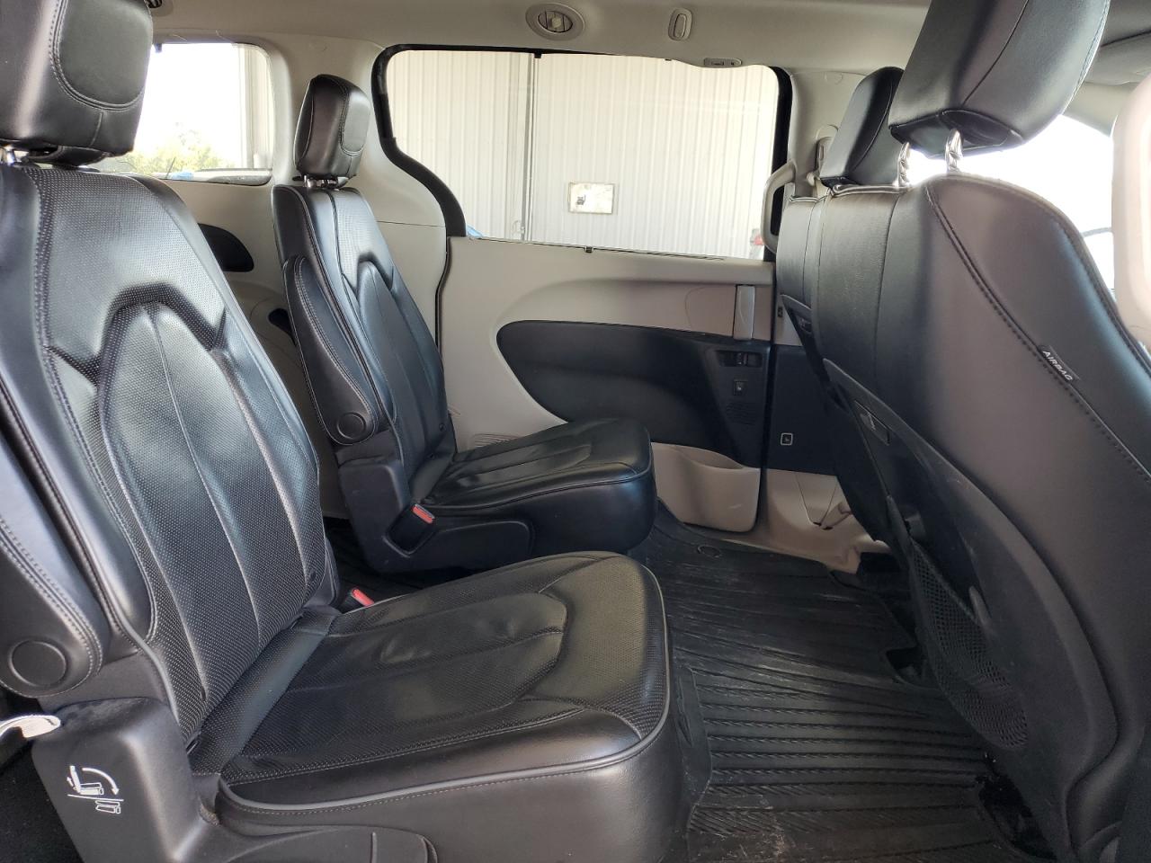 2019 Chrysler Pacifica Limited VIN: 2C4RC1GG7KR667440 Lot: 85359885