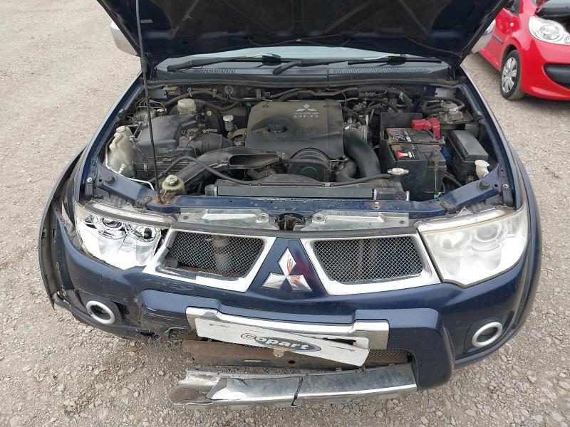 2010 MITSUBISHI L200 BARB LB DCB DI-D 4X4 