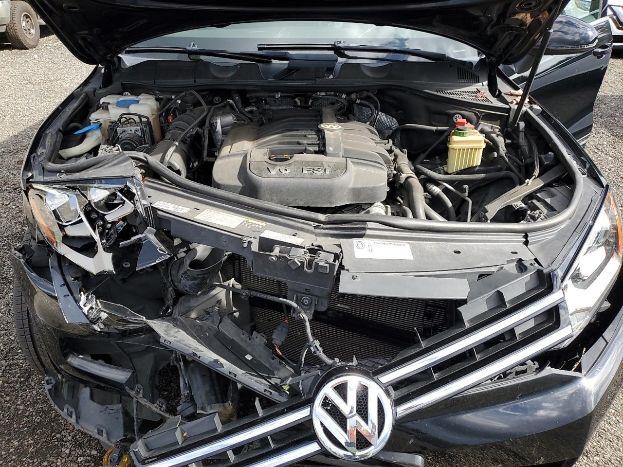 2014 Volkswagen Touareg V6 VIN: WVGEF9BP7ED012046 Lot: 84063075