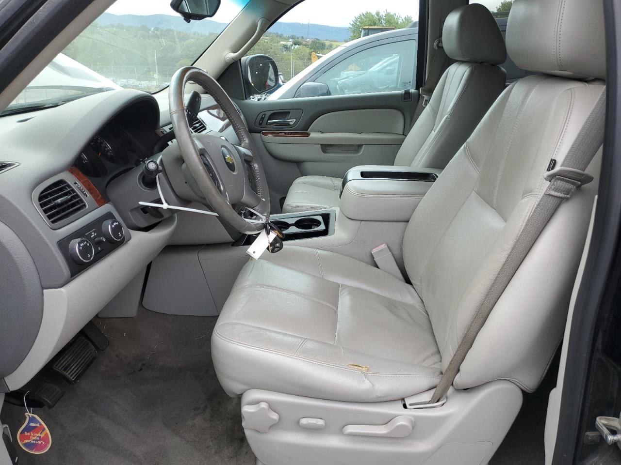 2013 Chevrolet Tahoe K1500 Lt VIN: 1GNSKBE02DR133519 Lot: 86129285