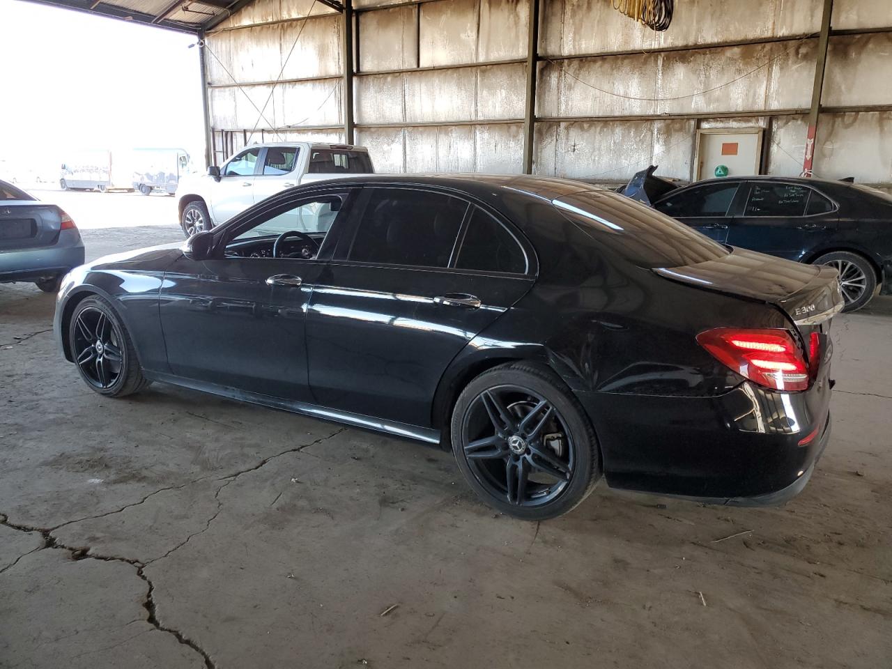 V (W213, S213, C238) V (W213, S213, C238)