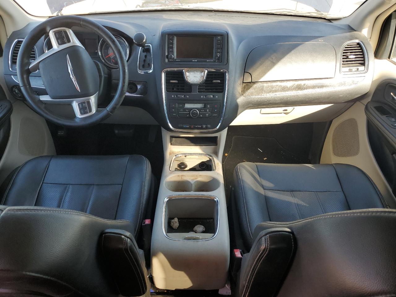 2016 Chrysler Town & Country Touring L VIN: 2C4RC1CG2GR188226 Lot: 85741225