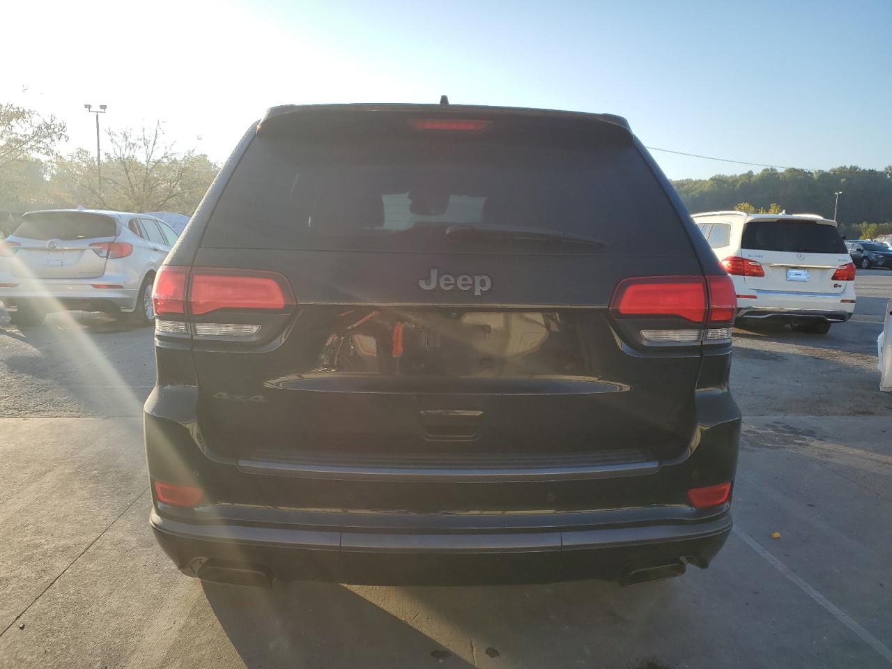 2018 Jeep Grand Cherokee Overland VIN: 1C4RJFCG5JC185033 Lot: 82367095
