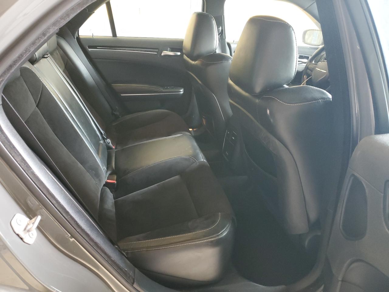 2017 Chrysler 300 S VIN: 2C3CCABG1HH557967 Lot: 89486885