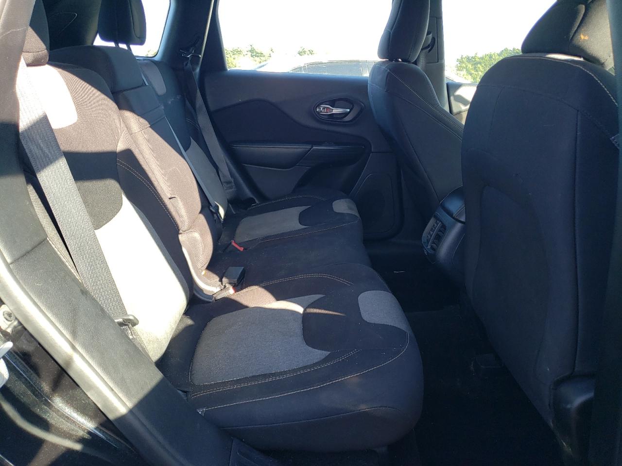 2016 Jeep Cherokee Sport VIN: 1C4PJMAB1GW143081 Lot: 84608985