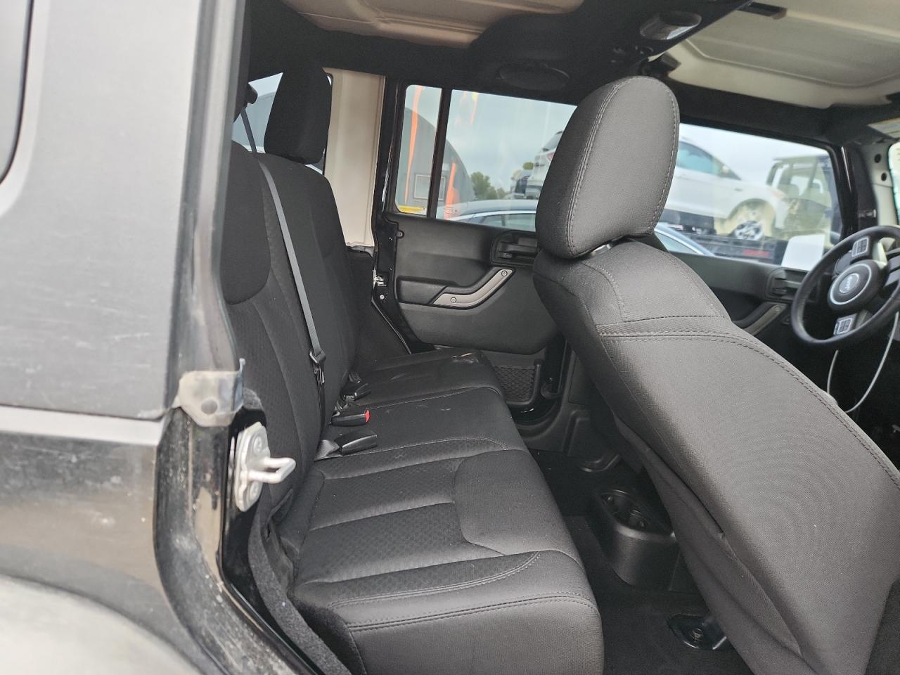 2014 Jeep Wrangler Unlimited Sport VIN: 1C4BJWDG7EL309843 Lot: 82321275