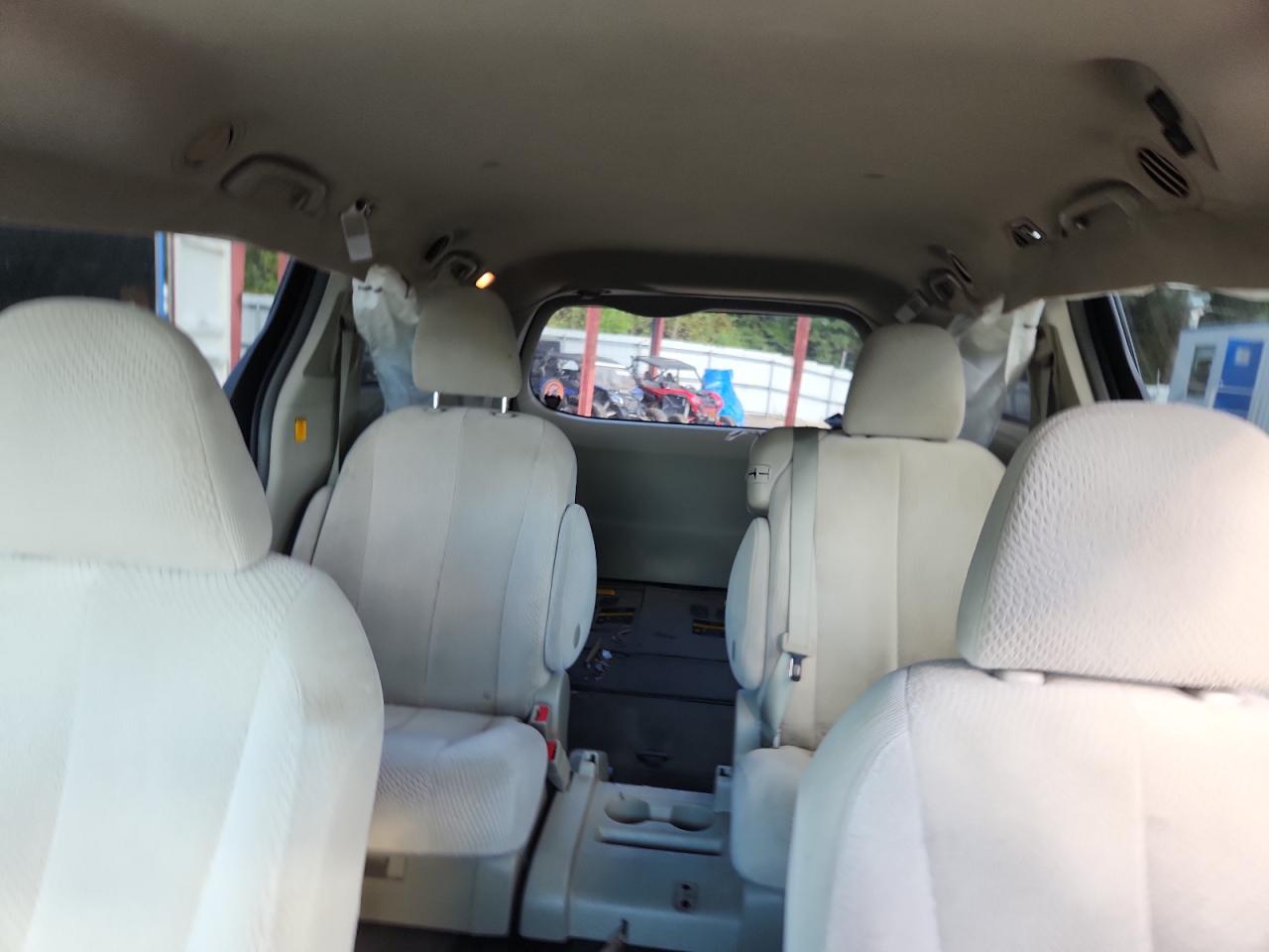 2011 Toyota Sienna Le VIN: 5TDKK3DC1BS156752 Lot: 87236265
