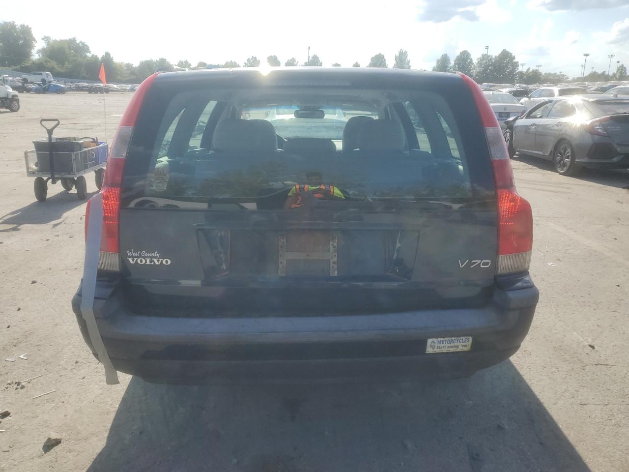 2004 Volvo V70 VIN: YV1SW64A742381802 Lot: 85273405