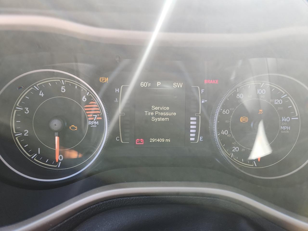 2018 Jeep Cherokee Latitude VIN: 1C4PJMCB4JD597938 Lot: 84545785