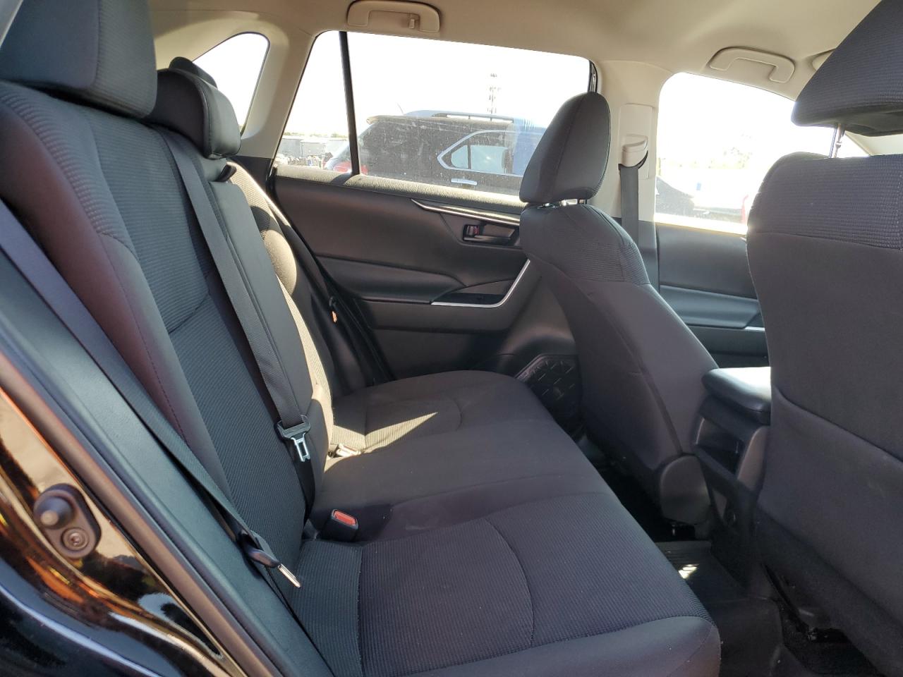 2020 Toyota Rav4 Le VIN: 2T3G1RFV3LW097083 Lot: 84815475