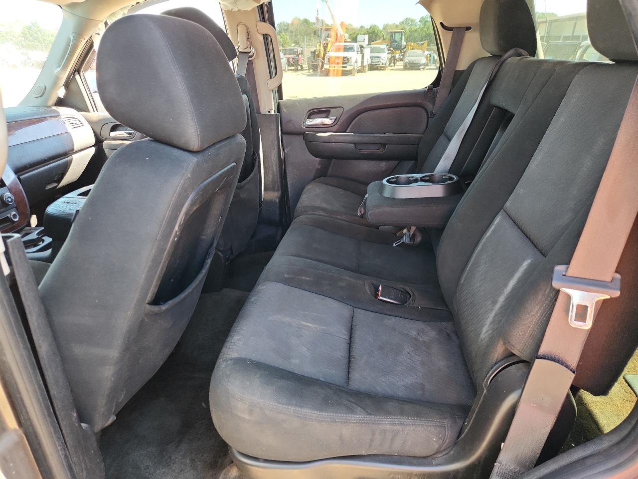 2011 Chevrolet Tahoe C1500 Ls VIN: 1GNSCAE02BR373786 Lot: 82556935