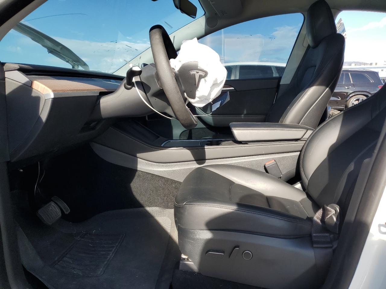 2023 Tesla Model Y VIN: 7SAYGDEE8PA130744 Lot: 86323175