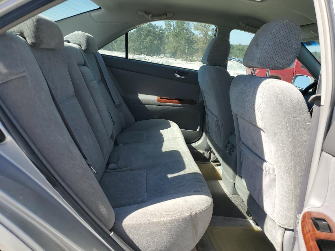 2004 Toyota Camry Le VIN: 4T1BE32K94U330420 Lot: 84407555