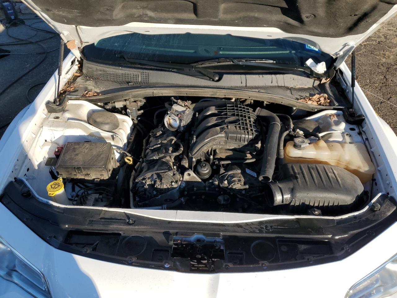 2017 Chrysler 300C VIN: 2C3CCAEG2HH586700 Lot: 85312975