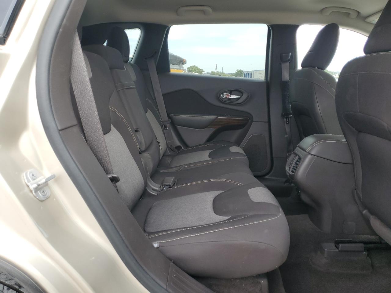 2014 Jeep Cherokee Latitude VIN: 1C4PJLCS7EW212795 Lot: 87066275