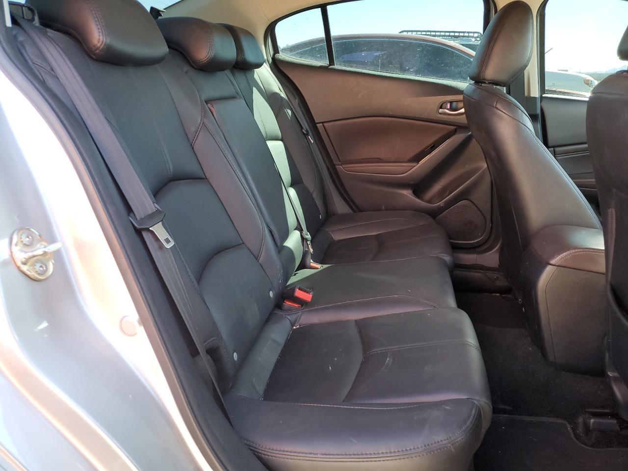 2018 Mazda 3 Touring VIN: 3MZBN1V36JM245559 Lot: 87047535