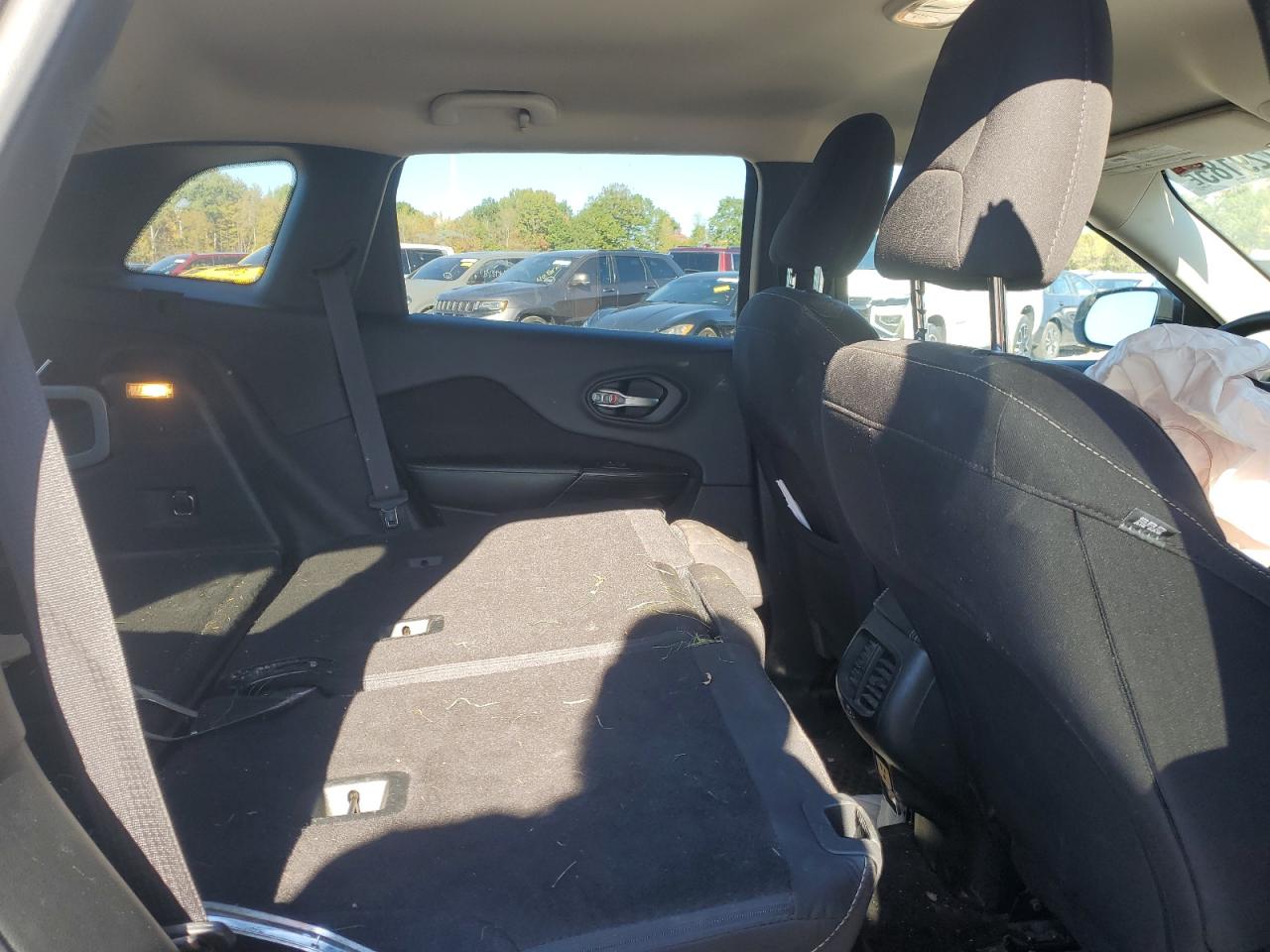 2016 Jeep Cherokee Latitude VIN: 1C4PJMCS9GW372492 Lot: 85729185