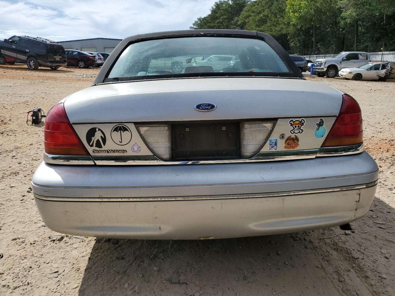2000 Ford Crown Victoria VIN: 2FAFP73W2YX151021 Lot: 85282615