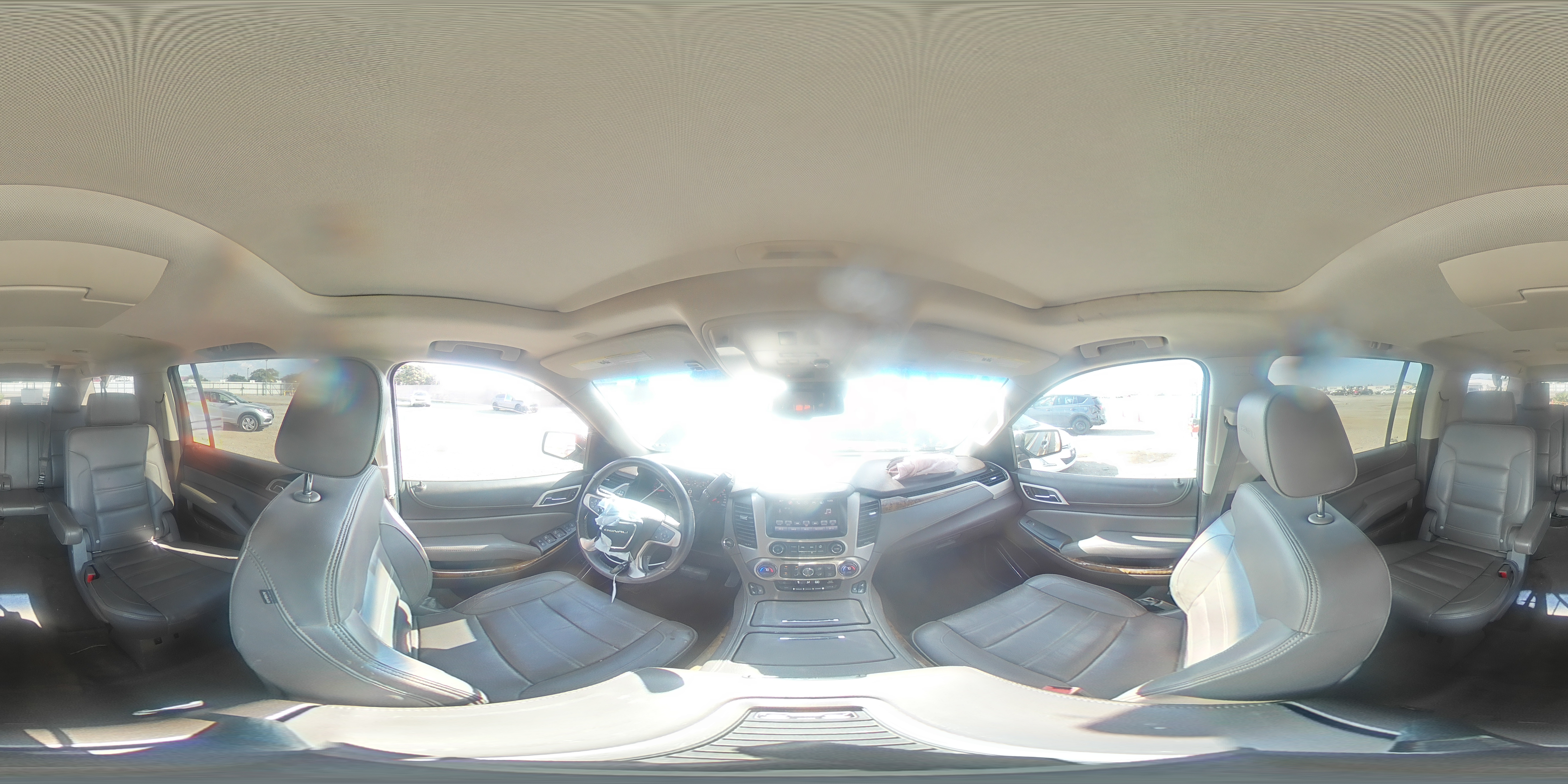 2016 GMC Yukon Xl Denali VIN: 1GKS1HKJ1GR172235 Lot: 82351255