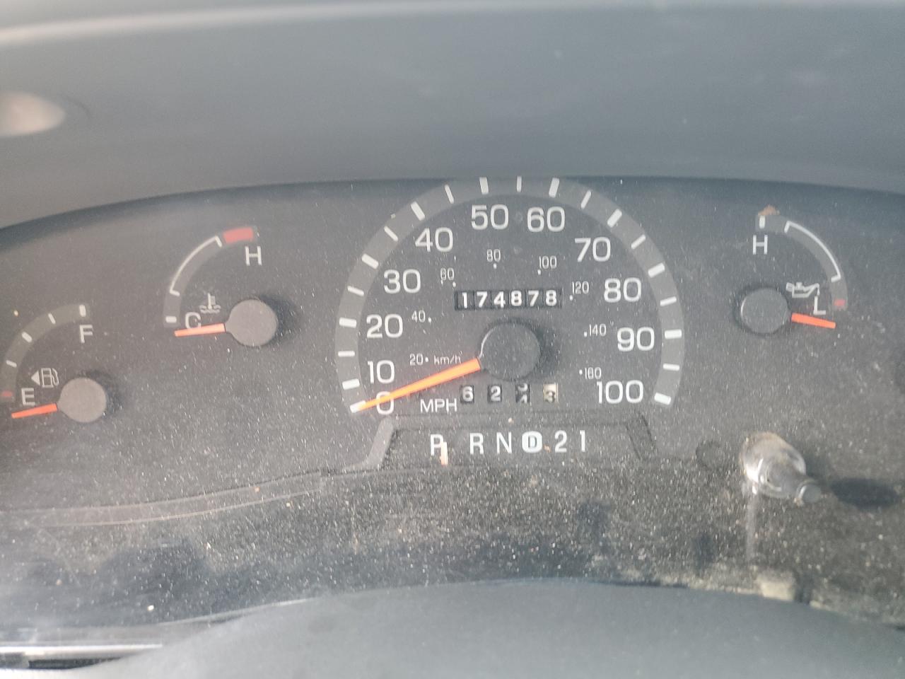 2000 Ford Econoline E350 Super Duty Wagon VIN: 1FBSS31L6YHC06728 Lot: 82737705