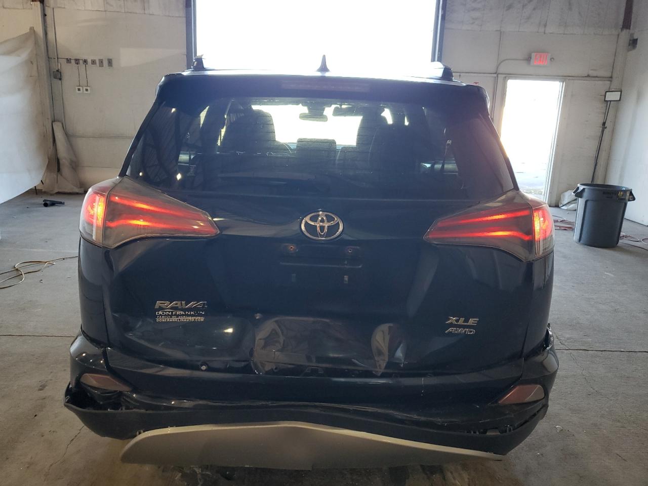 2017 Toyota Rav4 Xle VIN: JTMRFREV9HJ110081 Lot: 85847605
