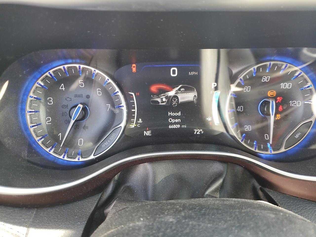 2017 Chrysler Pacifica Limited VIN: 2C4RC1GG0HR559881 Lot: 85685525